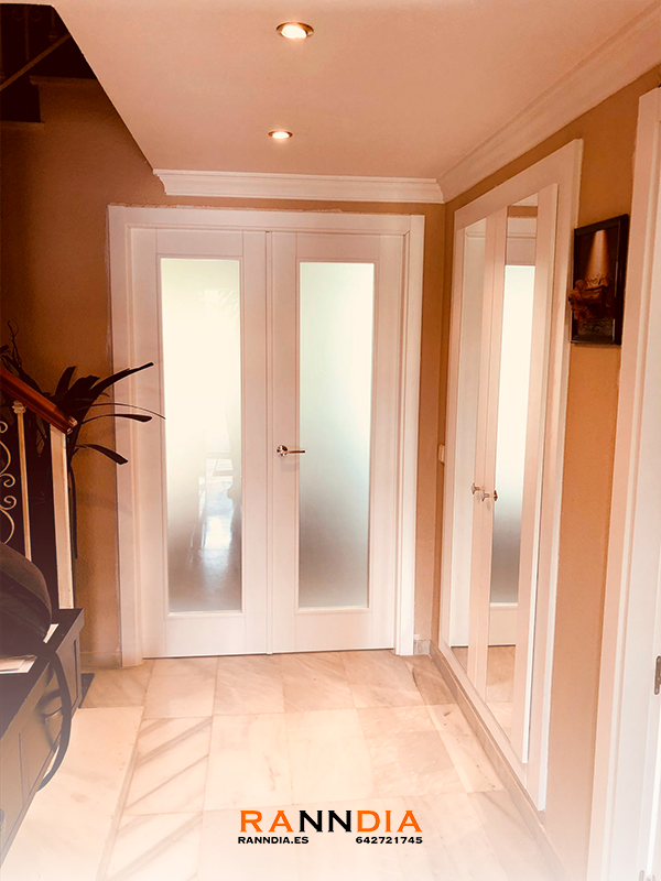 Puerta de interior modelo 16 en Benalmádena